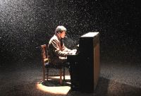 Φωτογραφία από την ταινία «The piano in a factory» του Μενγκ Ζανγκ