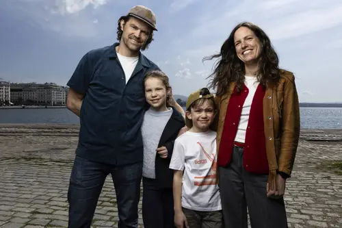 "The Mystery Package" cast & crew