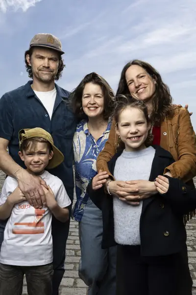 "The Mystery Package" cast & crew