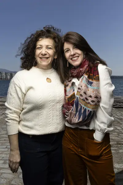 Deana Morenoff, Caroline Kaye