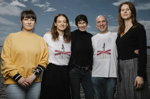 Hanging Without Walls crew