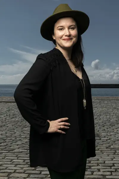 Maggie Contreras (2)