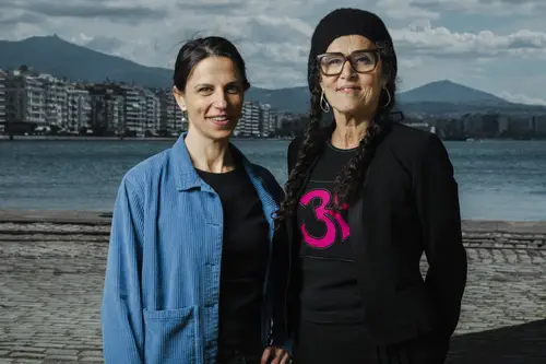 Martina Moor, Laura Bari