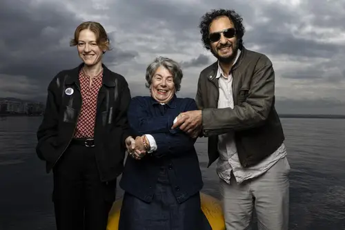 Meet the Neighbors+ Jury (2)