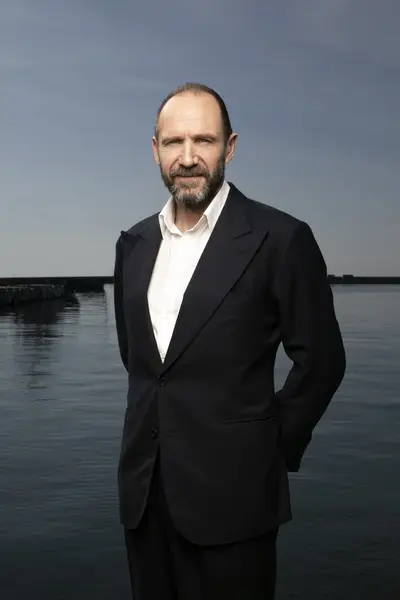 Ralph Fiennes (2)