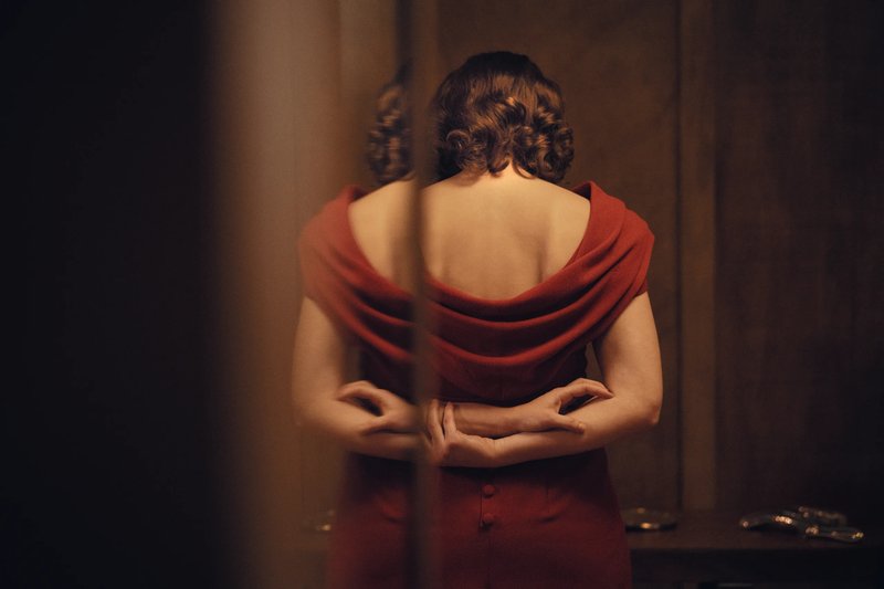 WOMAN UNKNOWN