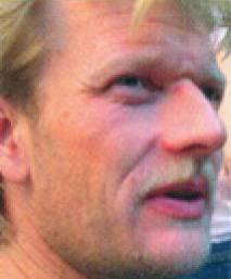 Χαμογελώντας σε εμπόλεμη ζώνη